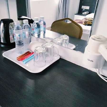 שאה אלאם D'Metro Hotel מראה חיצוני תמונה
