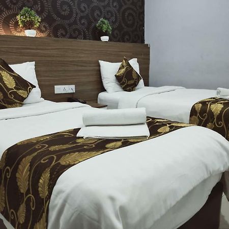 שאה אלאם D'Metro Hotel מראה חיצוני תמונה