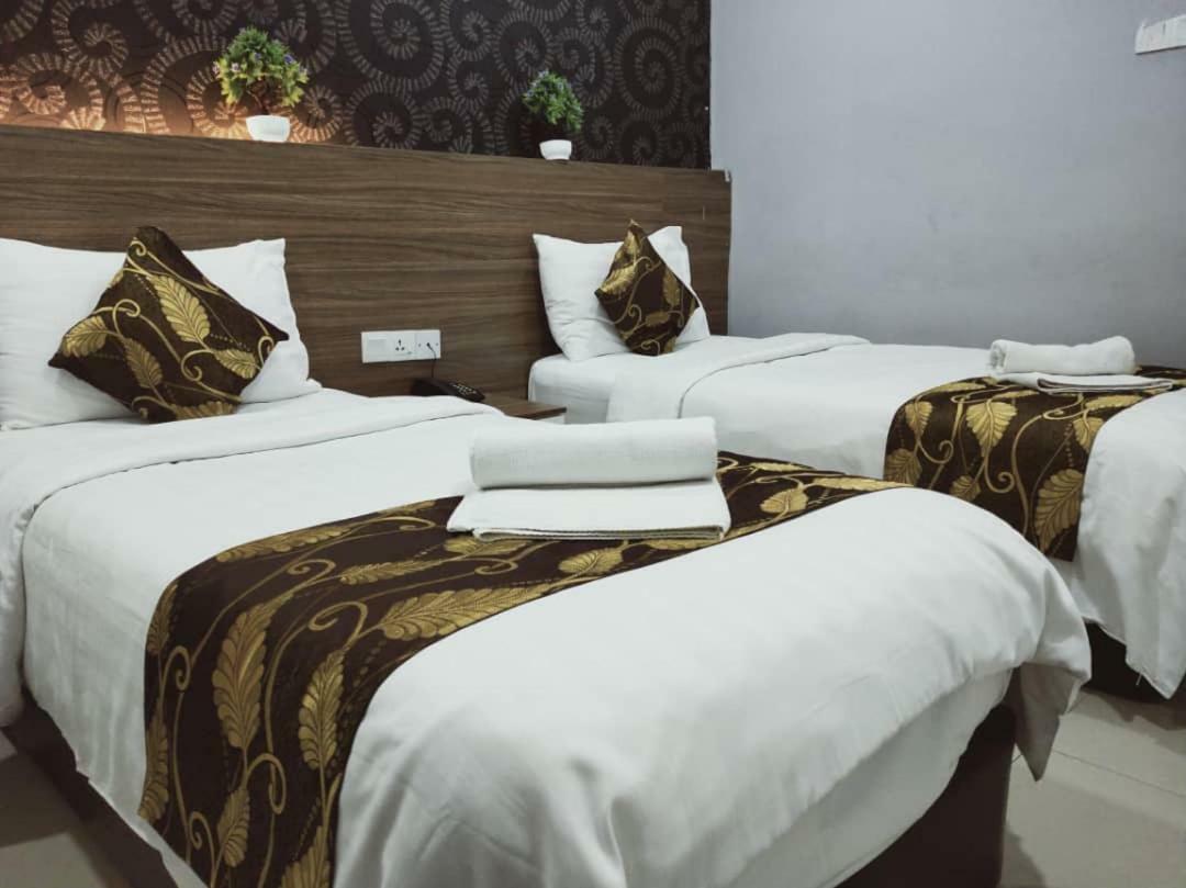 שאה אלאם D'Metro Hotel מראה חיצוני תמונה