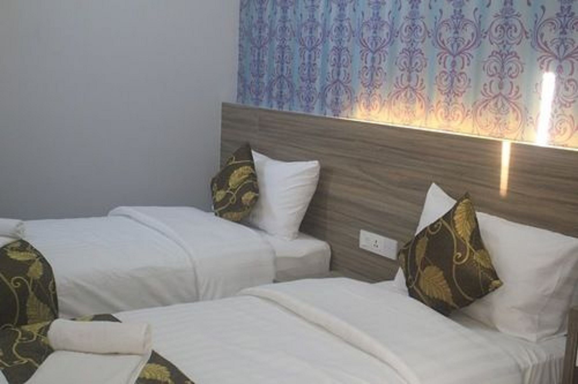 שאה אלאם D'Metro Hotel מראה חיצוני תמונה