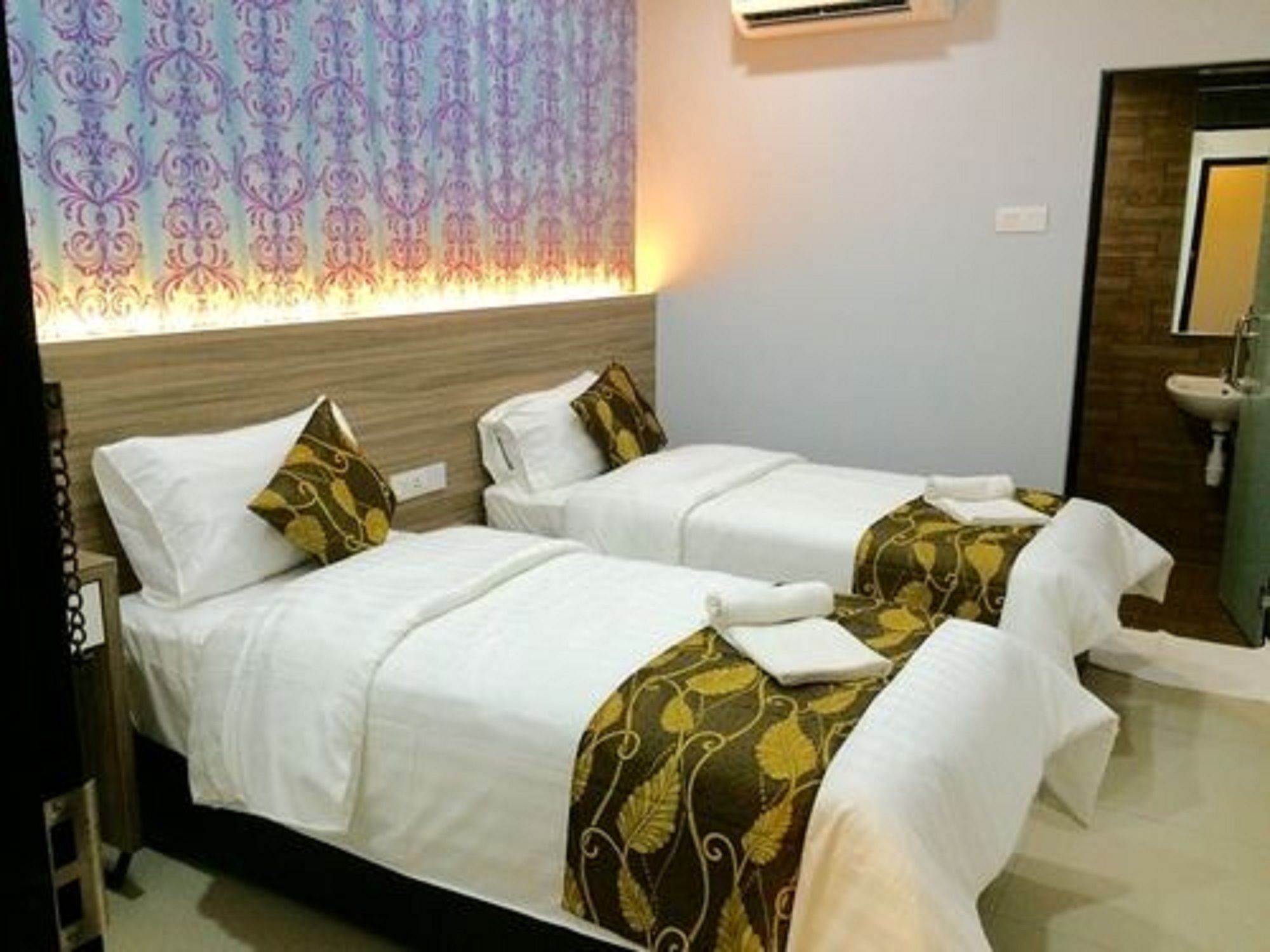 שאה אלאם D'Metro Hotel מראה חיצוני תמונה