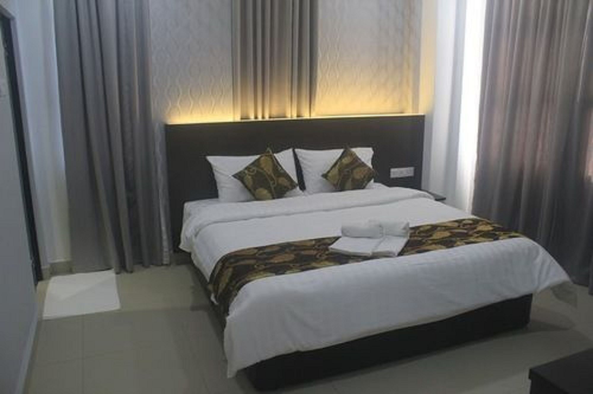 שאה אלאם D'Metro Hotel מראה חיצוני תמונה