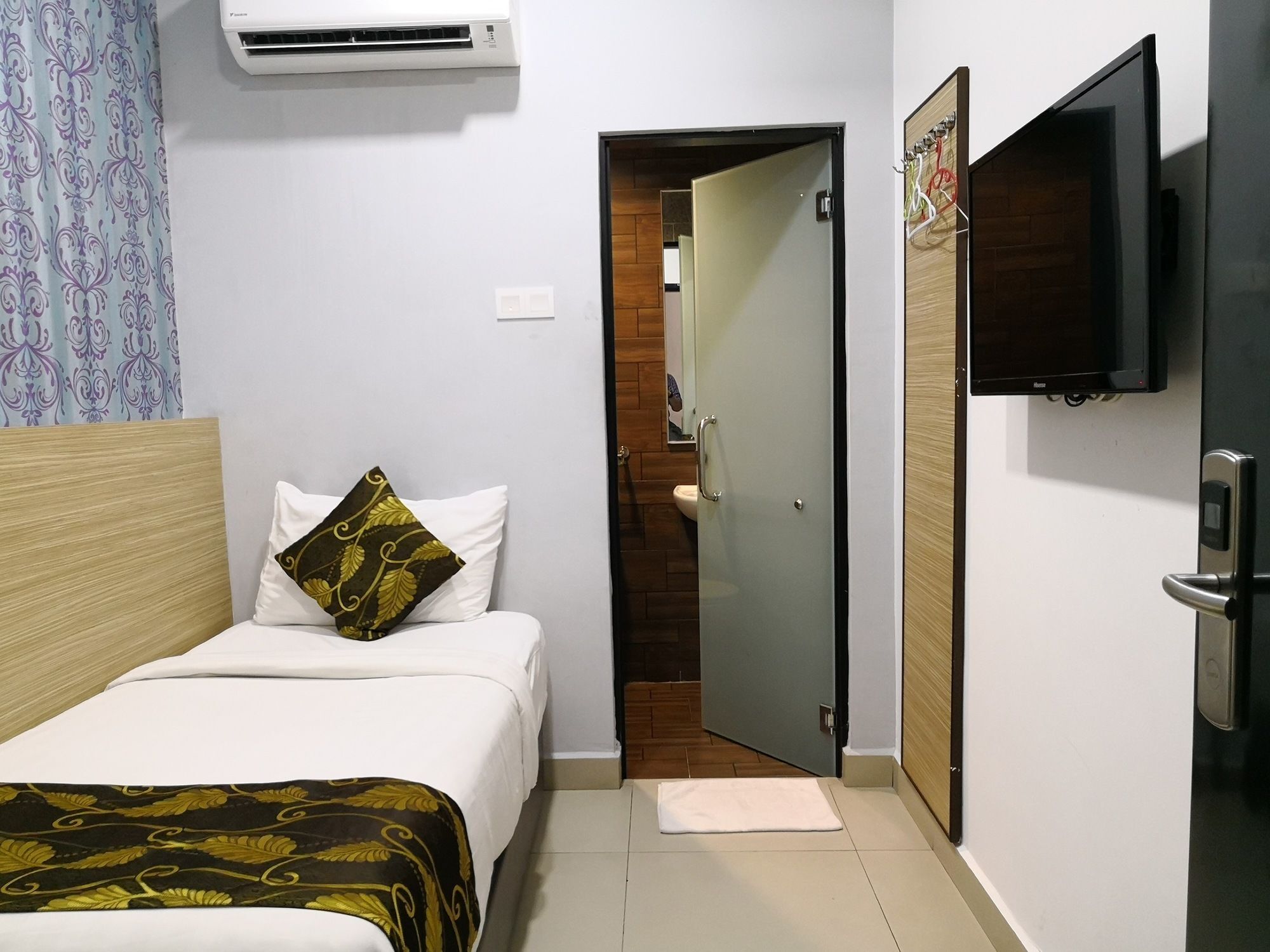 שאה אלאם D'Metro Hotel מראה חיצוני תמונה