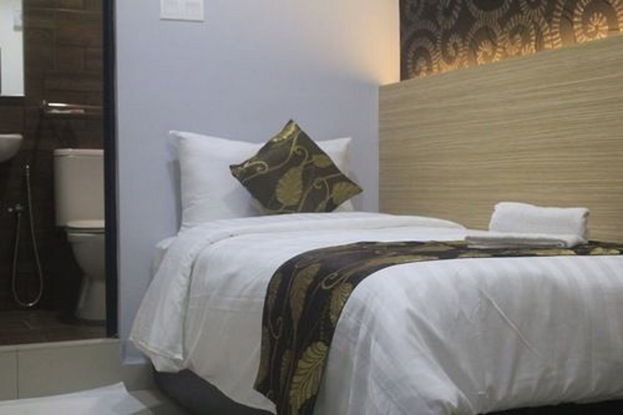 שאה אלאם D'Metro Hotel מראה חיצוני תמונה