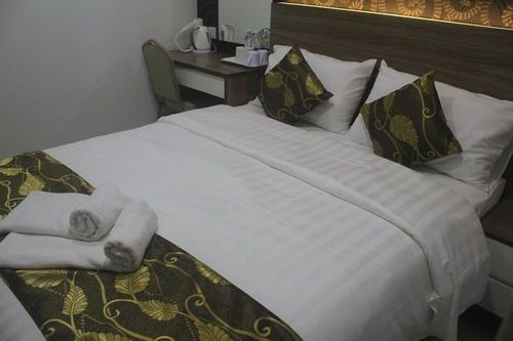 שאה אלאם D'Metro Hotel מראה חיצוני תמונה