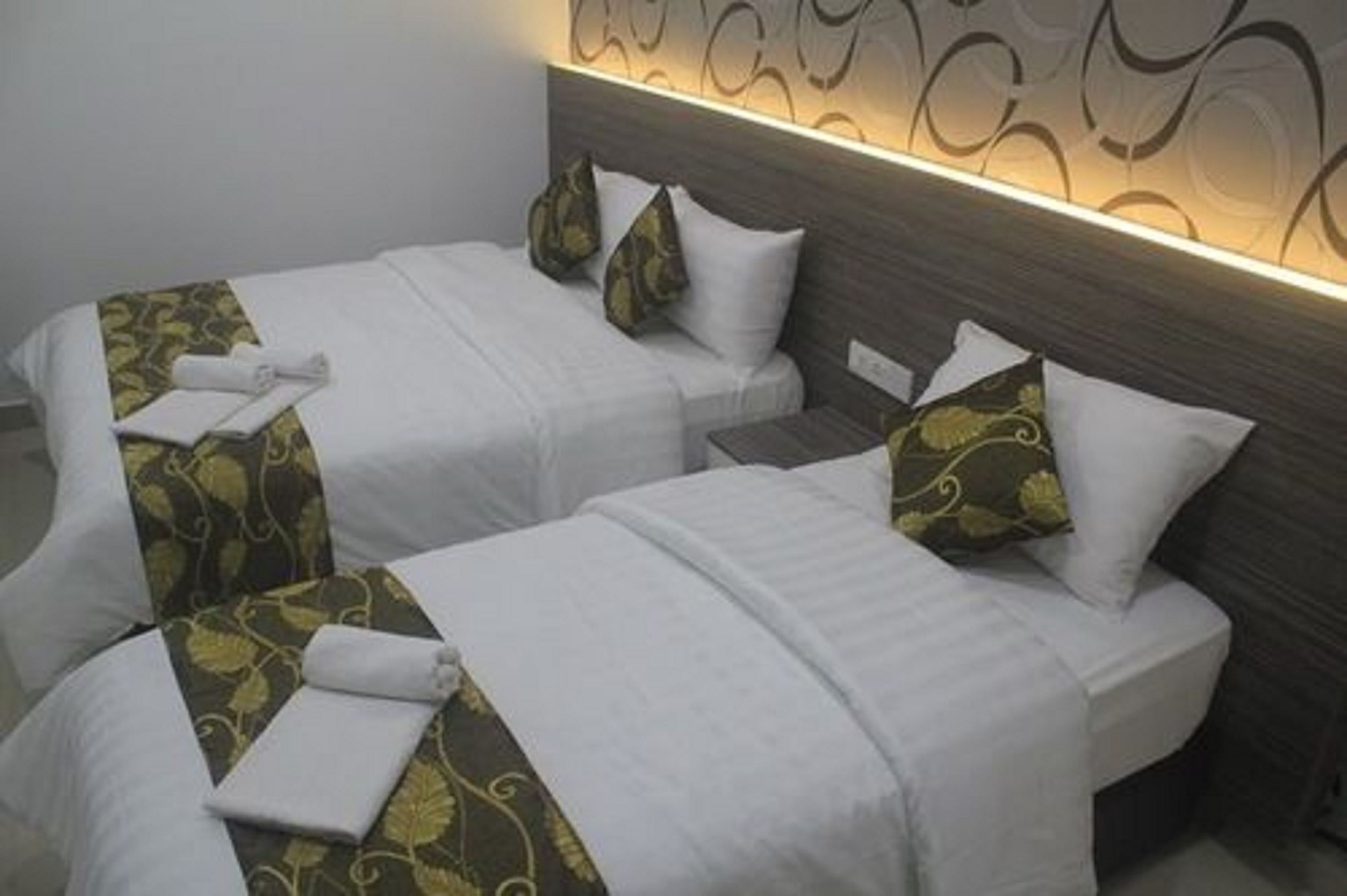 שאה אלאם D'Metro Hotel מראה חיצוני תמונה